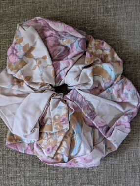 Selkie Scrunchie (Yorkshire)